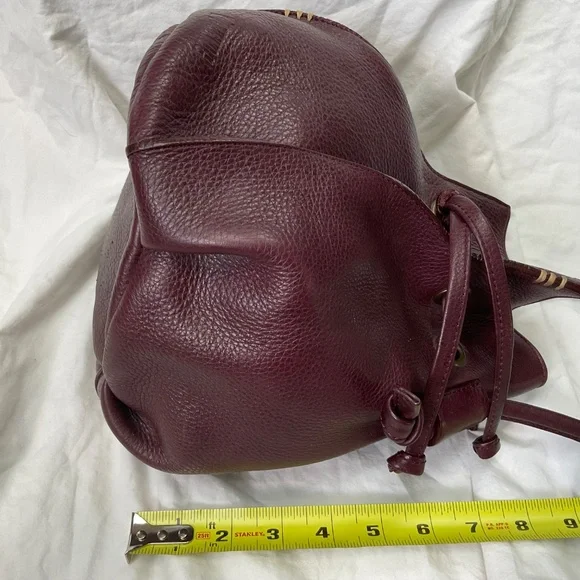 Fleuvog Prepare Pouch Crossbody or Shoulder Bucket Hobo Bag in Burgundy Leather - Picture 5 of 13